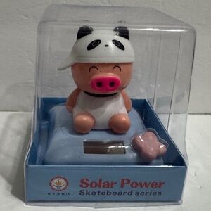 Solar power piggy on white hat,New